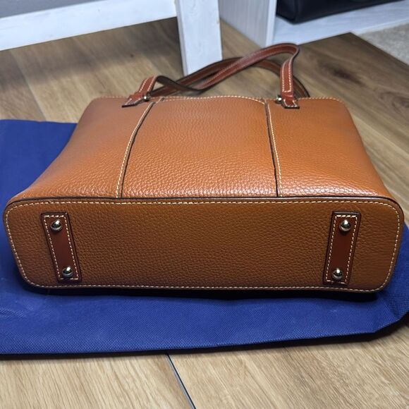 ⚪️Dooney and Bourke Pebble Grain Lexington, Color: sand with dust bag - Picture 4 of 14